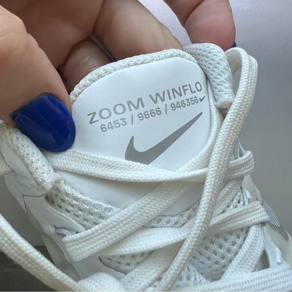 Nike Air Zoom Winflo in 'White Metallic Silver' - Women’s - Picture 9 of 9